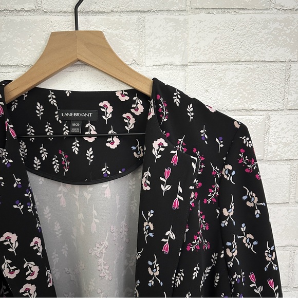 LANE BRYANT Black Flowered Open Bell Sleeve Blazer - Picture 7 of 9